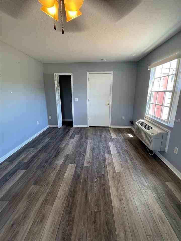 272 Coco Plum Dr - Photo 5 of 19