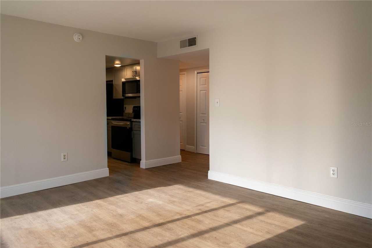 847 Sky Lake Cir #C - Photo 5 of 21