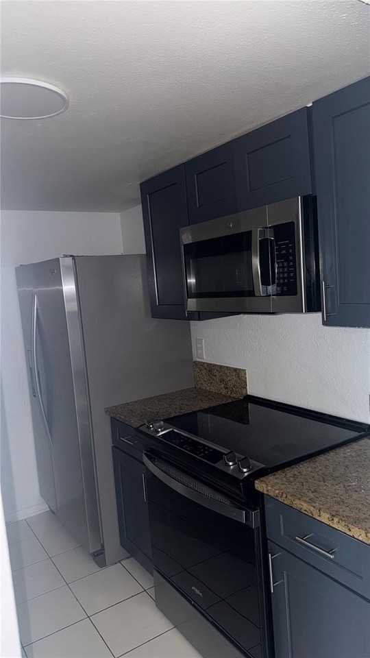 847 Sky Lake Cir #C - Photo 6 of 21