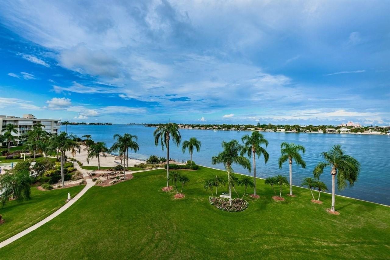 6001 Bahia Del Mar Cir #527 - Photo 4 of 26