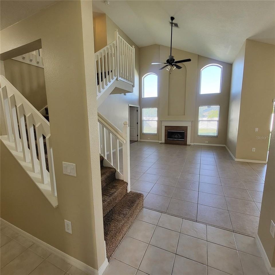 25903 Bloomsbury Ct - Photo 2 of 50