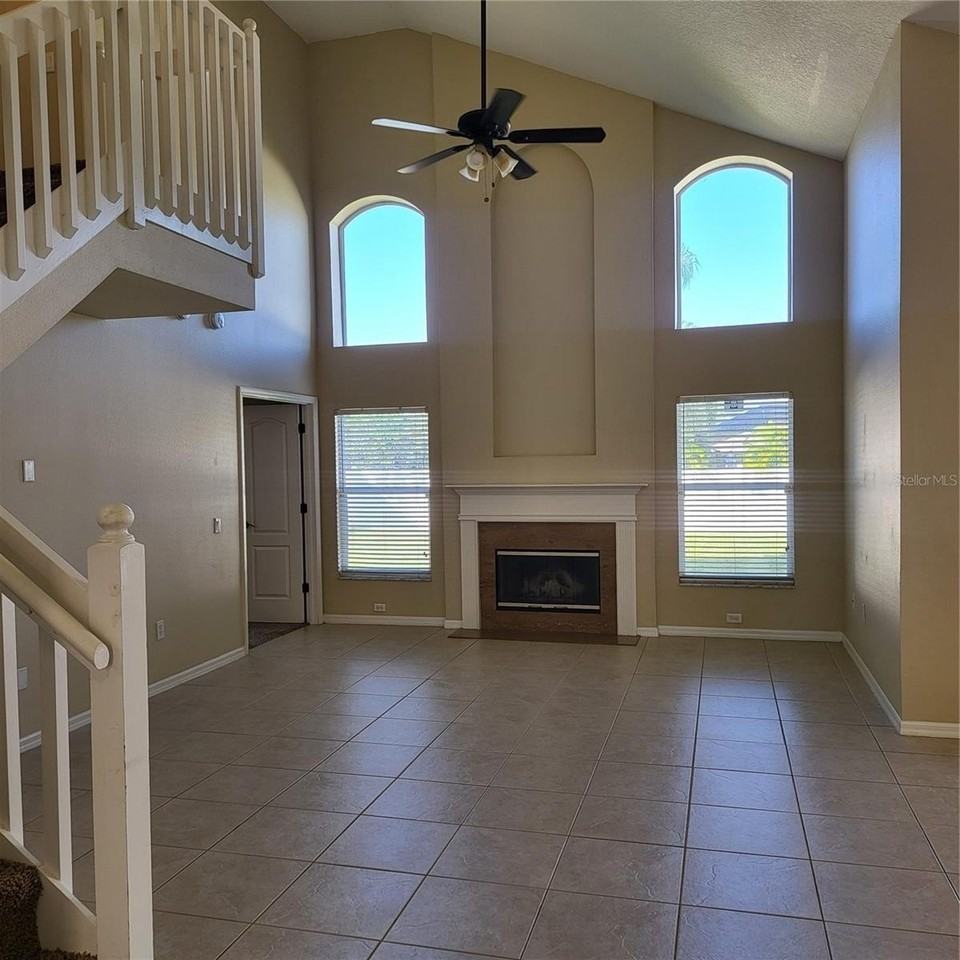 25903 Bloomsbury Ct - Photo 3 of 50