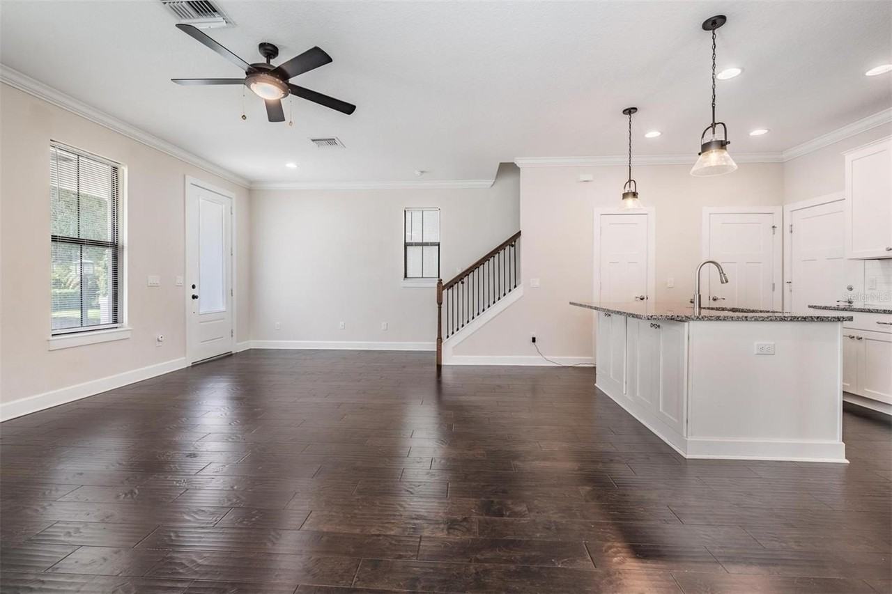 845 Aurora Way - Photo 4 of 44