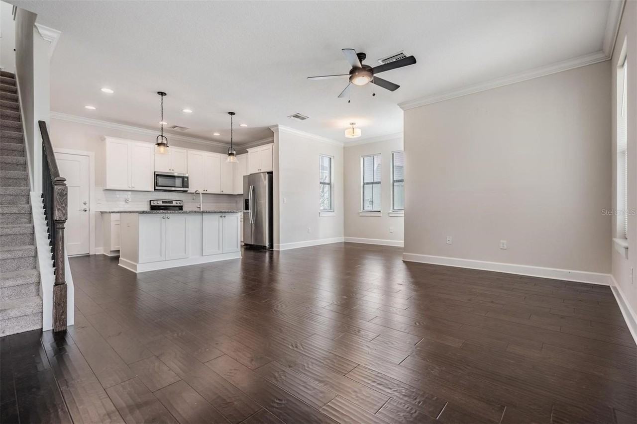 845 Aurora Way - Photo 5 of 44