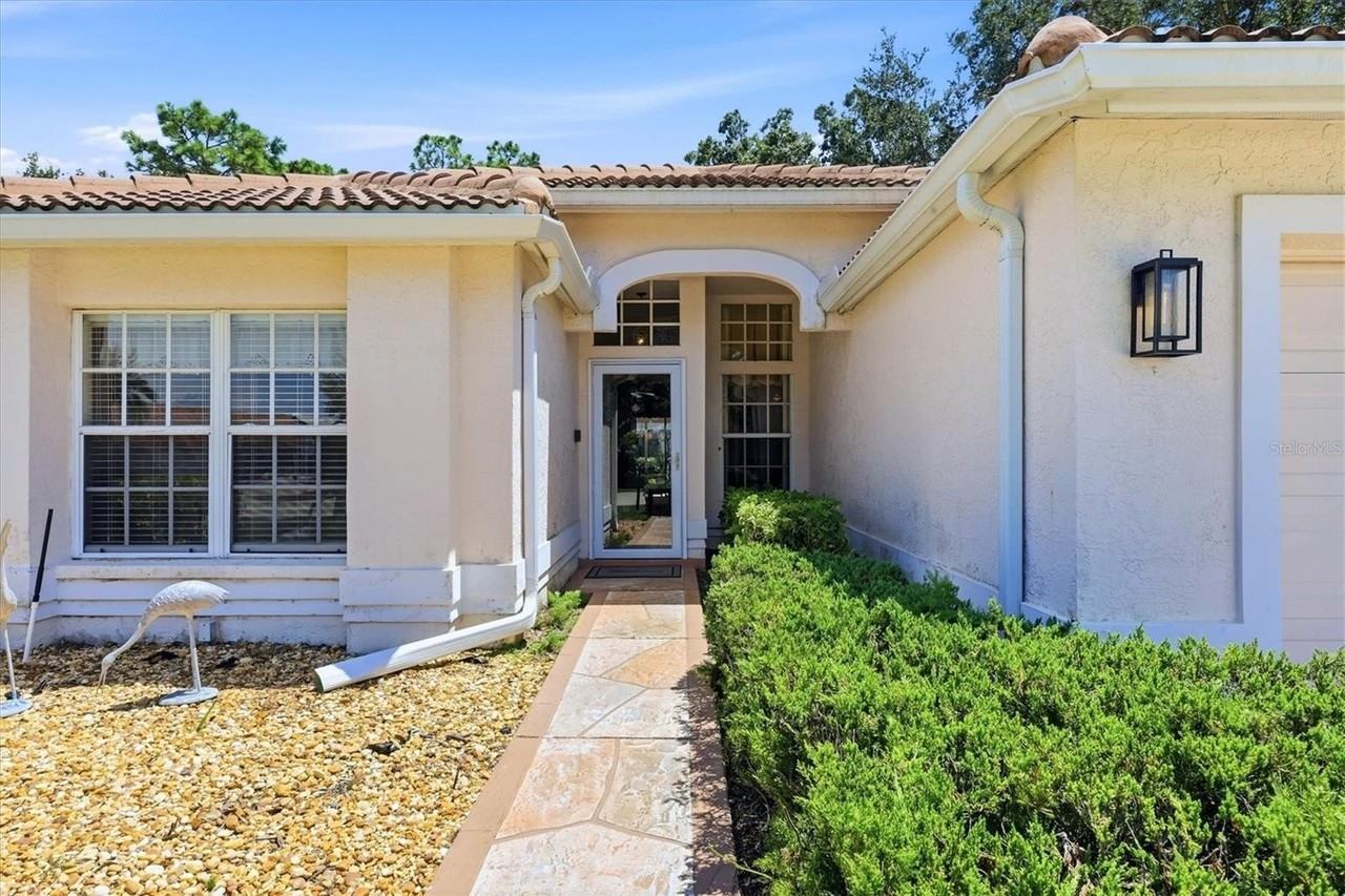 4450 Del Sol Blvd - Photo 3 of 36