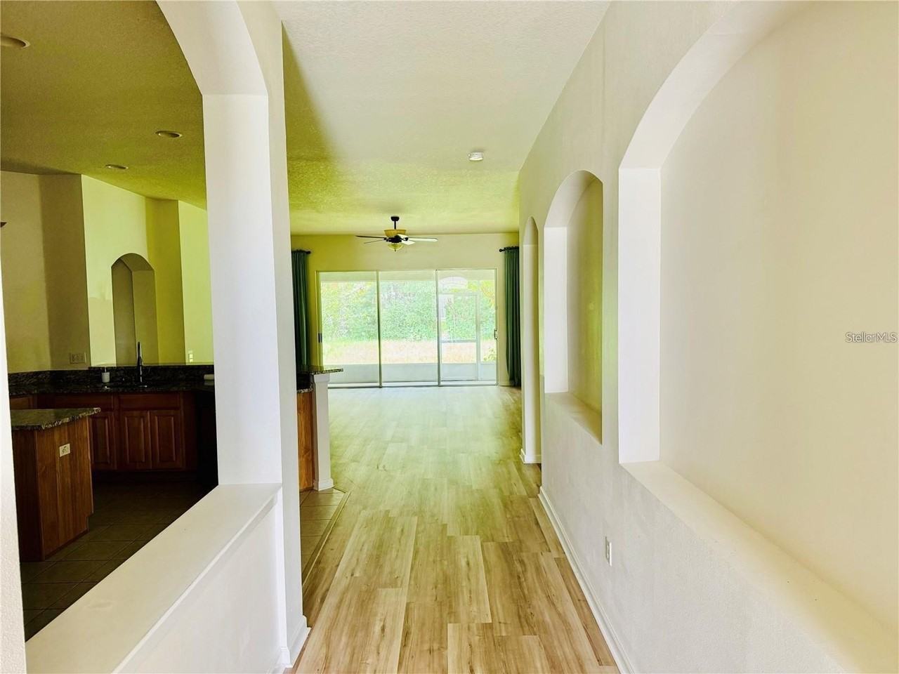 7346 Crescent Palm Dr - Photo 5 of 38