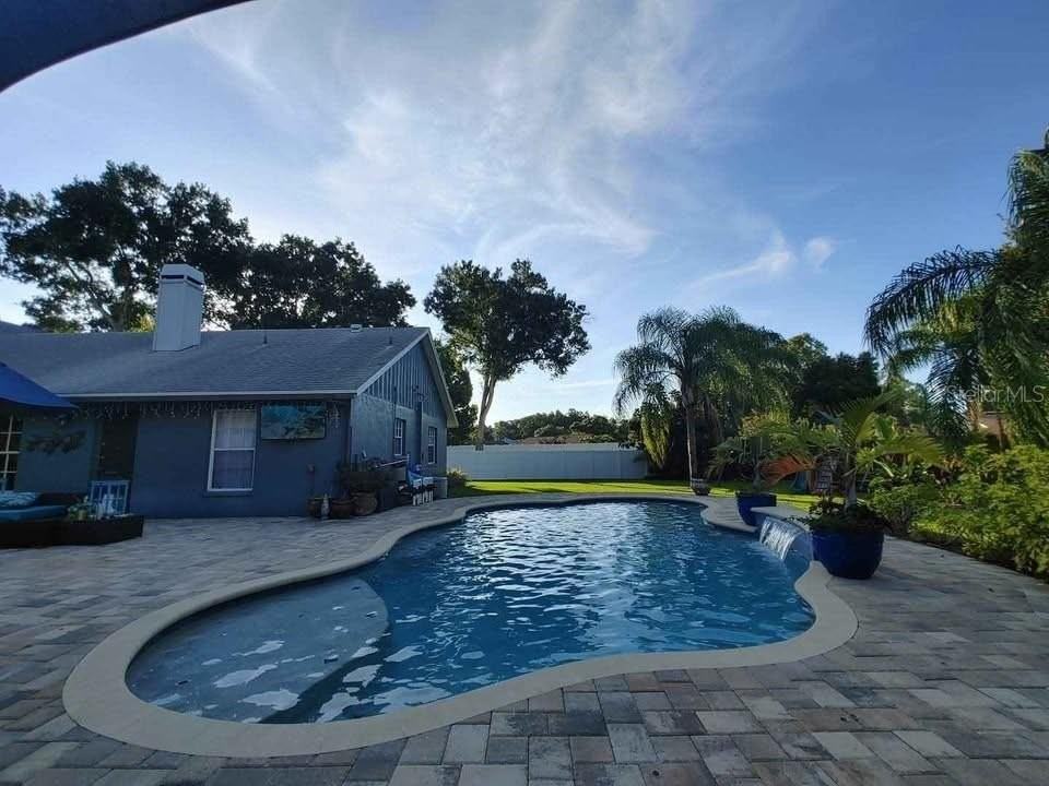 5407 Windbrush Dr - Photo 4 of 16