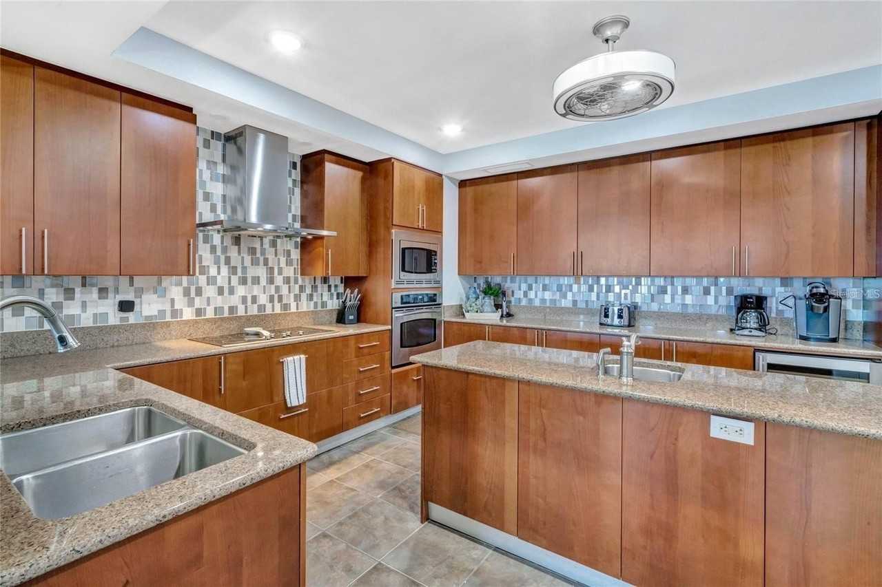 1925 S Atlantic Ave #1011 - Photo 5 of 13
