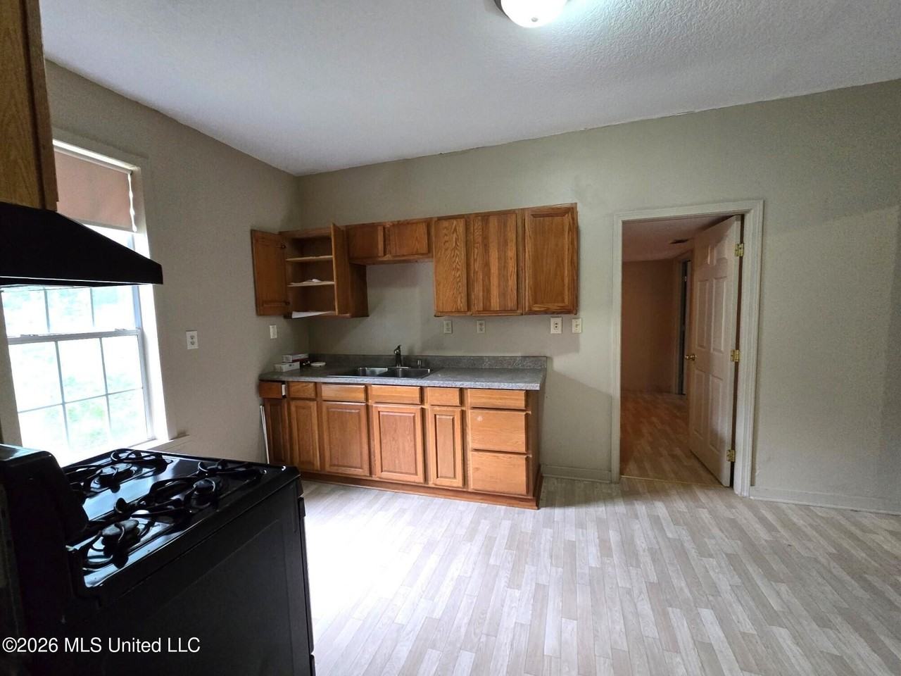 507 Magnolia St - Photo 5 of 15