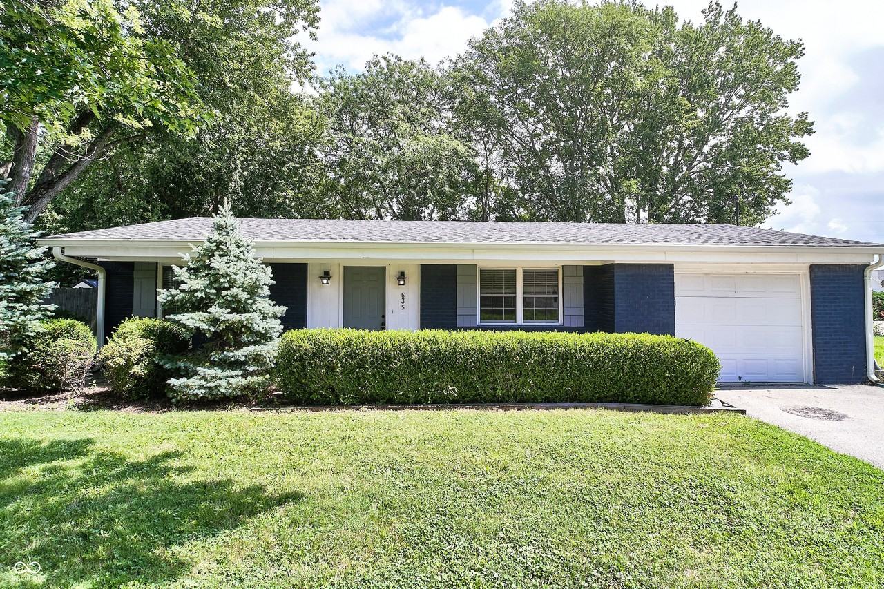 635 Lakeview Dr - Photo 3 of 34
