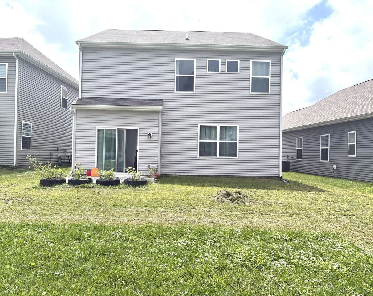 6120 Medina Spirit Dr - Photo 2 of 25