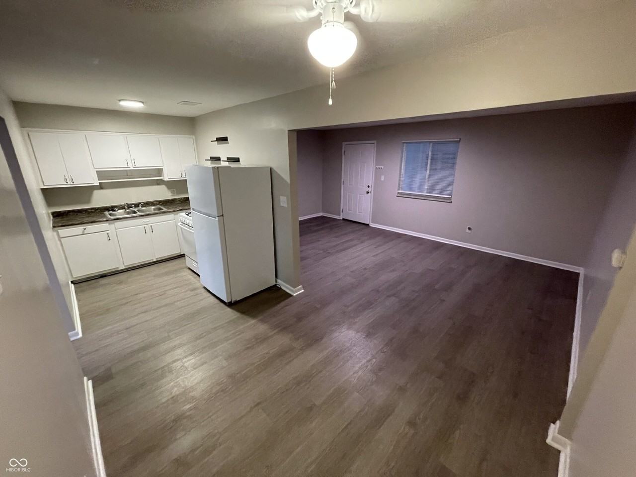 135 W Hendricks St #7 - Photo 6 of 18
