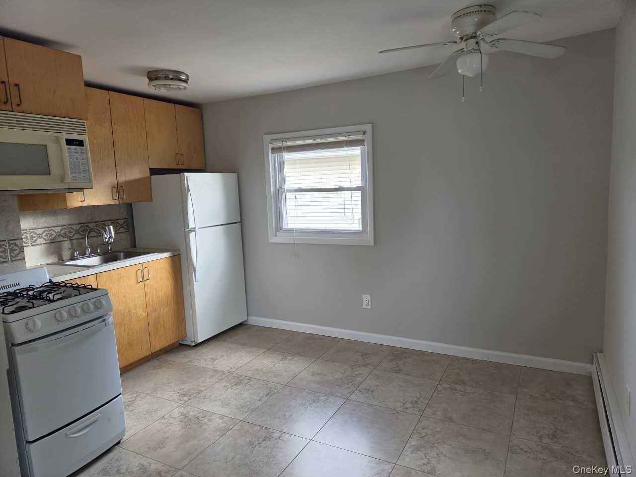 140 N Forest Ave #2ndFL - Photo 3 of 8