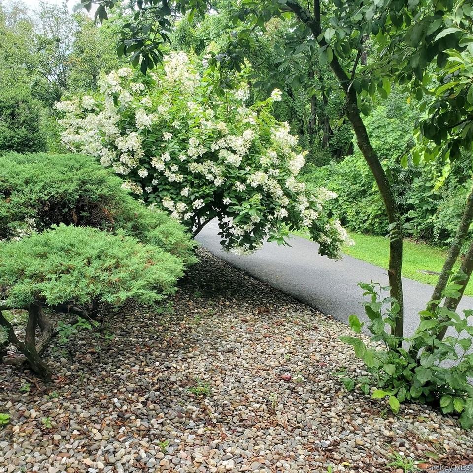160 West Rd #B19 - Photo 2 of 9