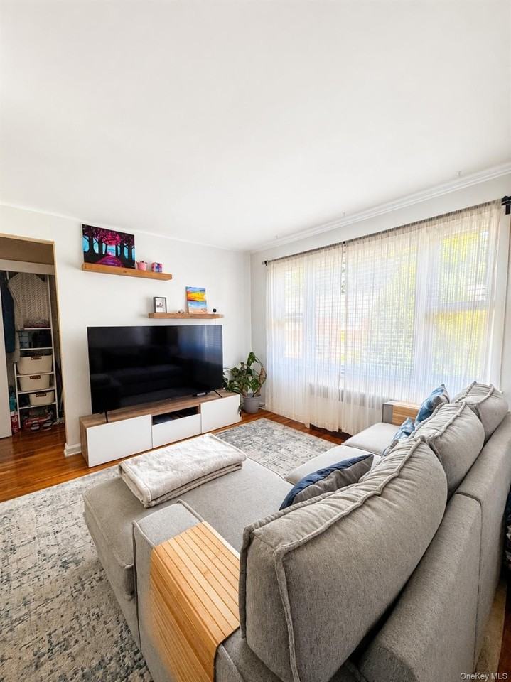 43 1/2 Carpenter Ave #D - Photo 3 of 10