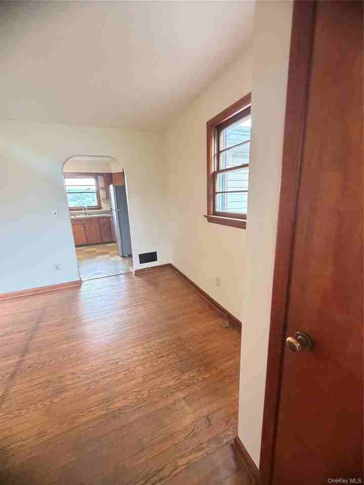 571 Temple Hill Rd - Photo 7 of 35