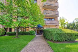 141 Great Neck Rd #2H - Photo 1 of 1