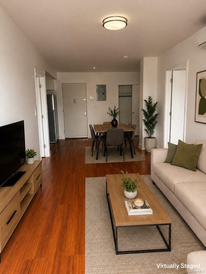 2230 College Point Blvd #2G - Photo 3 of 11