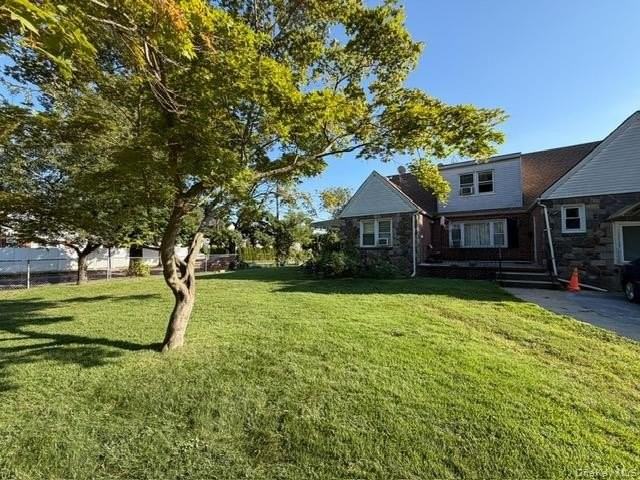 134 Stuart Ave - Photo 2 of 9