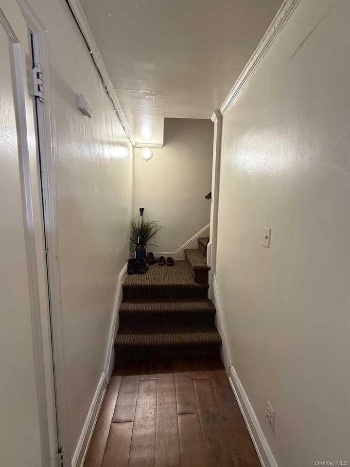 134 Stuart Ave - Photo 4 of 9