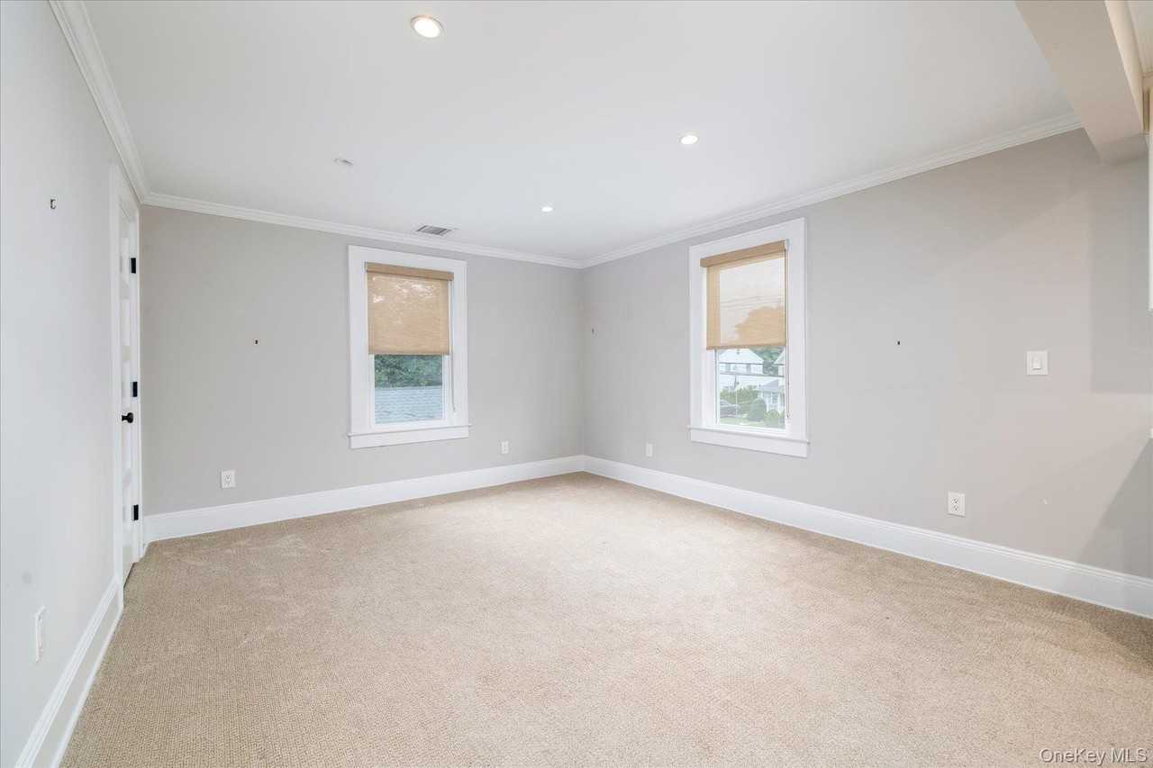 42 Woodland Ave - Photo 4 of 16