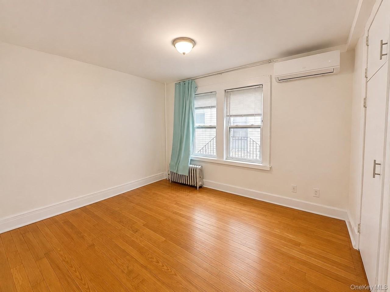 7718 169th St #1FL - Photo 2 of 6
