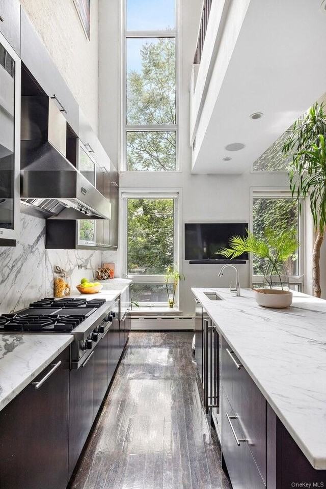 262 W 25th St #2 - Photo 3 of 12