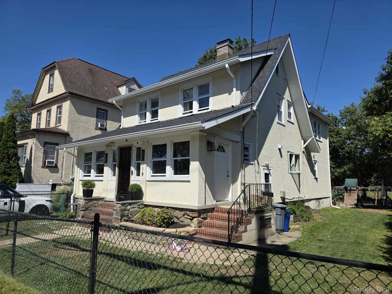 18 Webster Ave - Photo 7 of 10