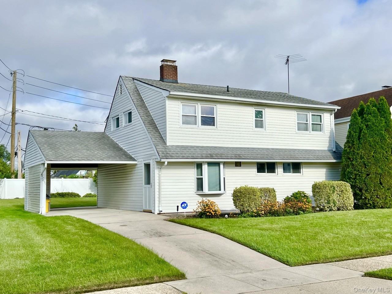 471 Division Ave - Photo 2 of 2