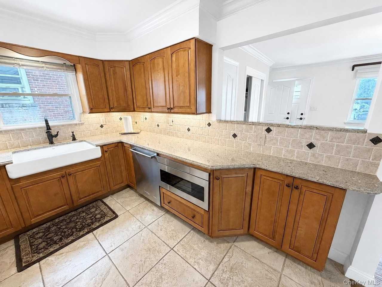40 Edgewood Rd #1stFLUNIT1 - Photo 5 of 17