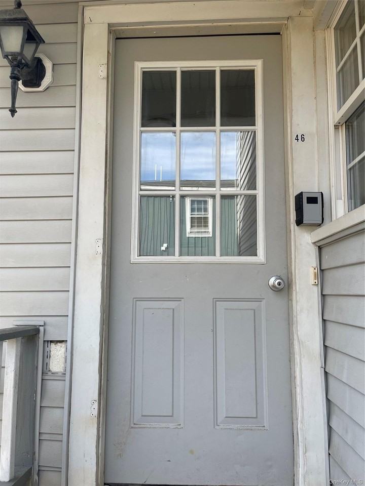 46 E Market St #B - Photo 2 of 10