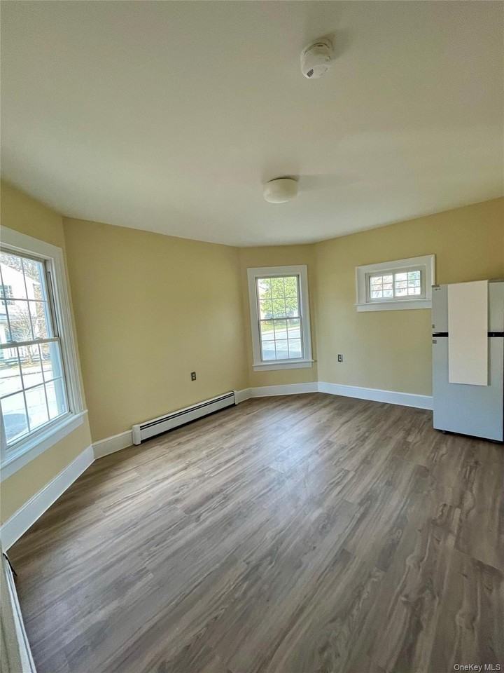 46 E Market St #B - Photo 7 of 10