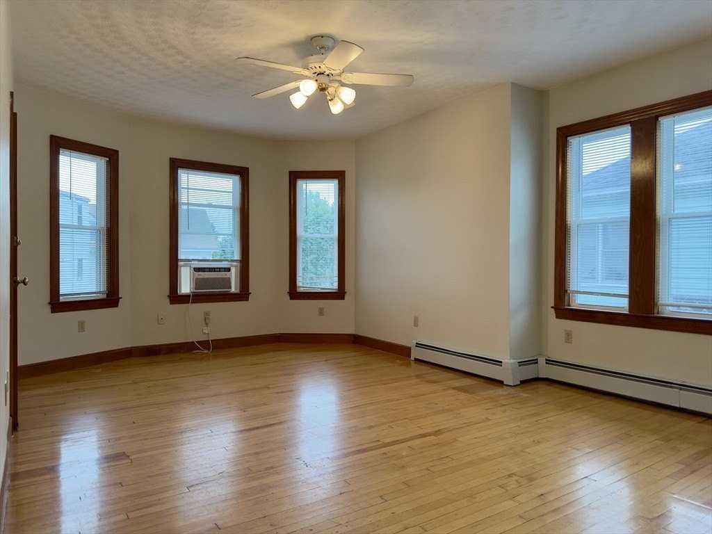 2 Cameron St #2 - Photo 5 of 18