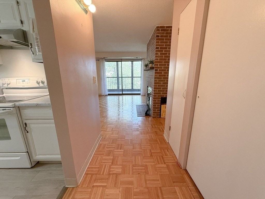 1580 Massachusetts Ave #5G - Photo 4 of 29