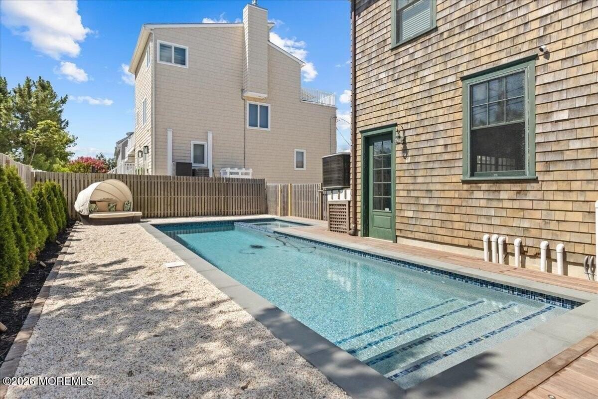 1043 Barnegat Ln - Photo 5 of 50