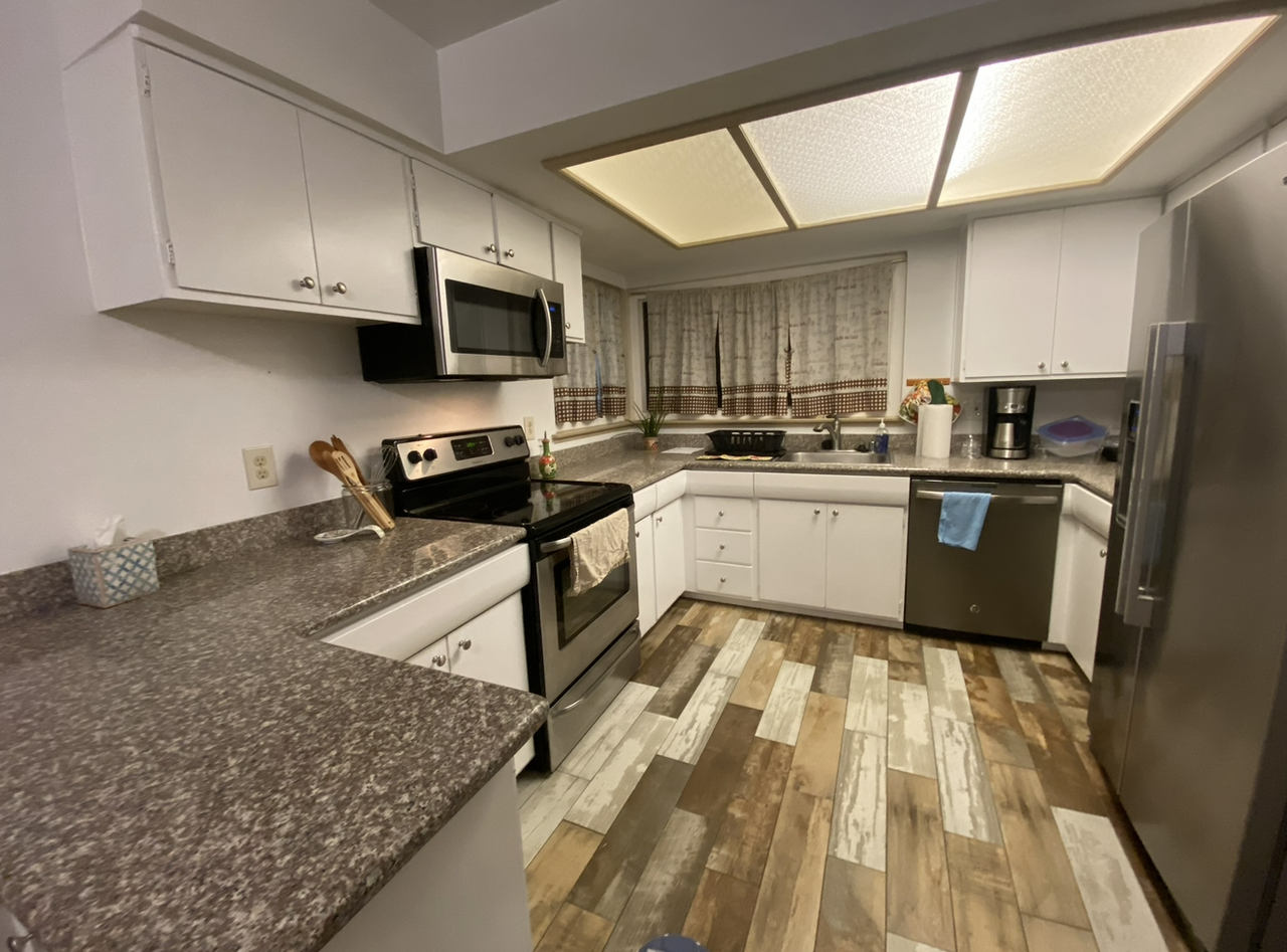 1654 Hemlock St #1 - Photo 2 of 9