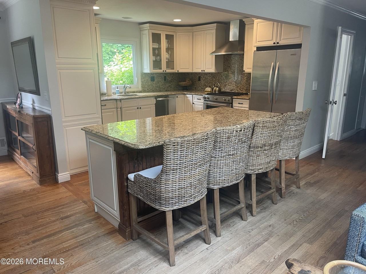 1010 Berkeley Ave - Photo 2 of 13