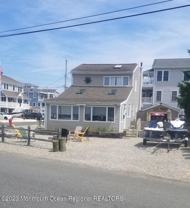 2100 S Bayview Ave - Photo 1 of 1