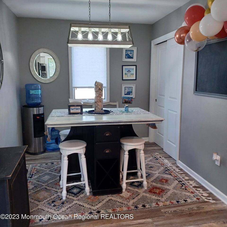 2100 S Bayview Ave - Photo 5 of 12