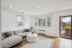 featured image of 120 Hulick Pl
