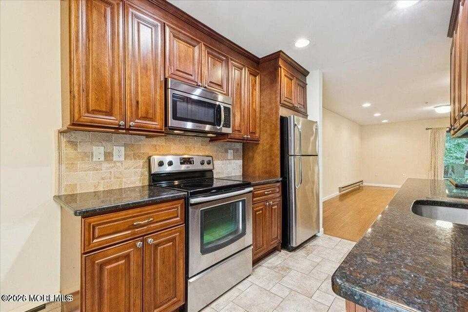 70 Overlook Way #E - Photo 4 of 24