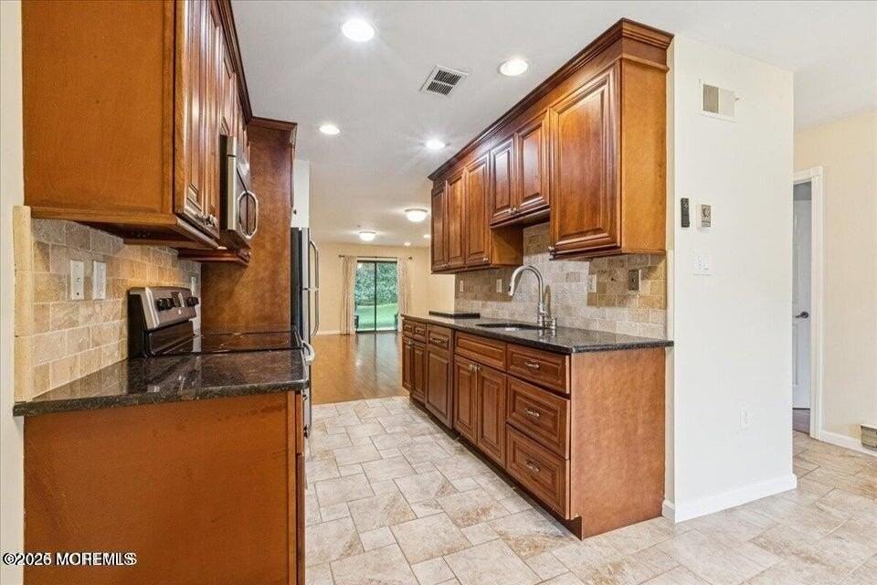 70 Overlook Way #E - Photo 6 of 24