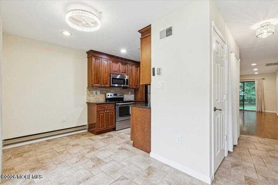 70 Overlook Way #E - Photo 7 of 24