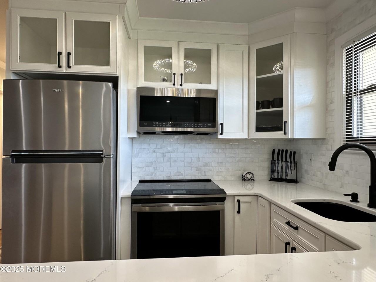 98 Wharfside Dr - Photo 4 of 27