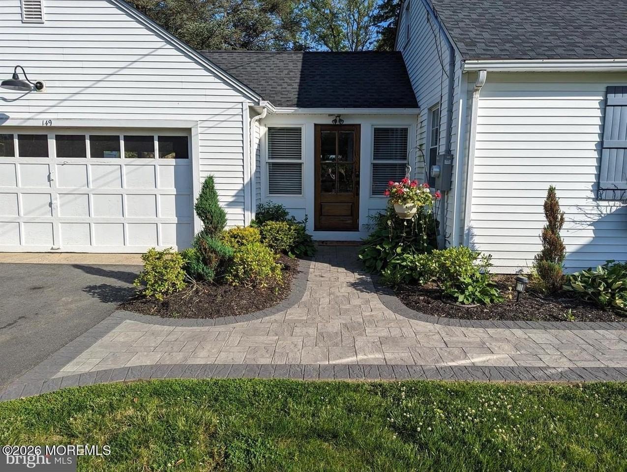 149 S Main St - Photo 5 of 50