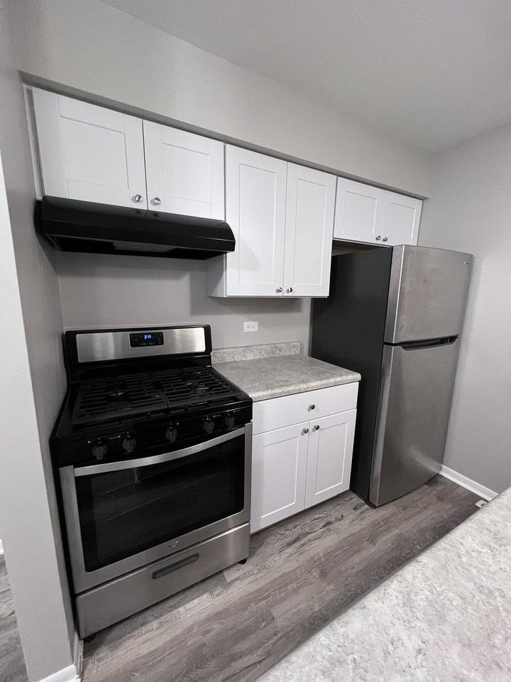 1637 Sheffield Dr - Photo 7 of 15