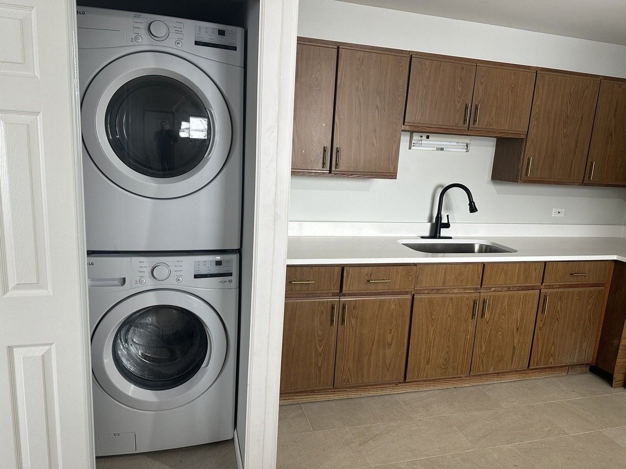 440 E Jefferson Ave #4 - Photo 3 of 11