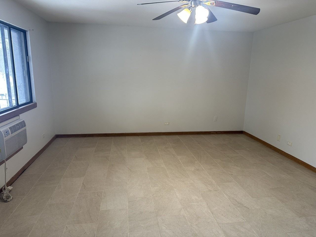 440 E Jefferson Ave #4 - Photo 5 of 11