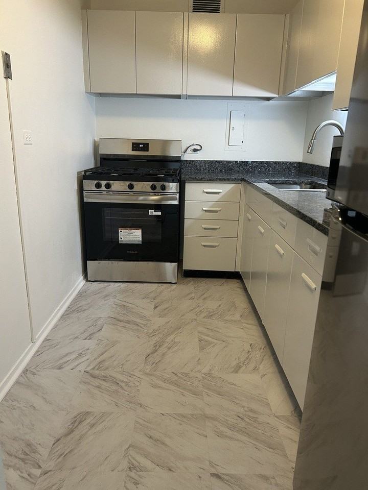 1450 E 55th Pl #719S - Photo 3 of 18