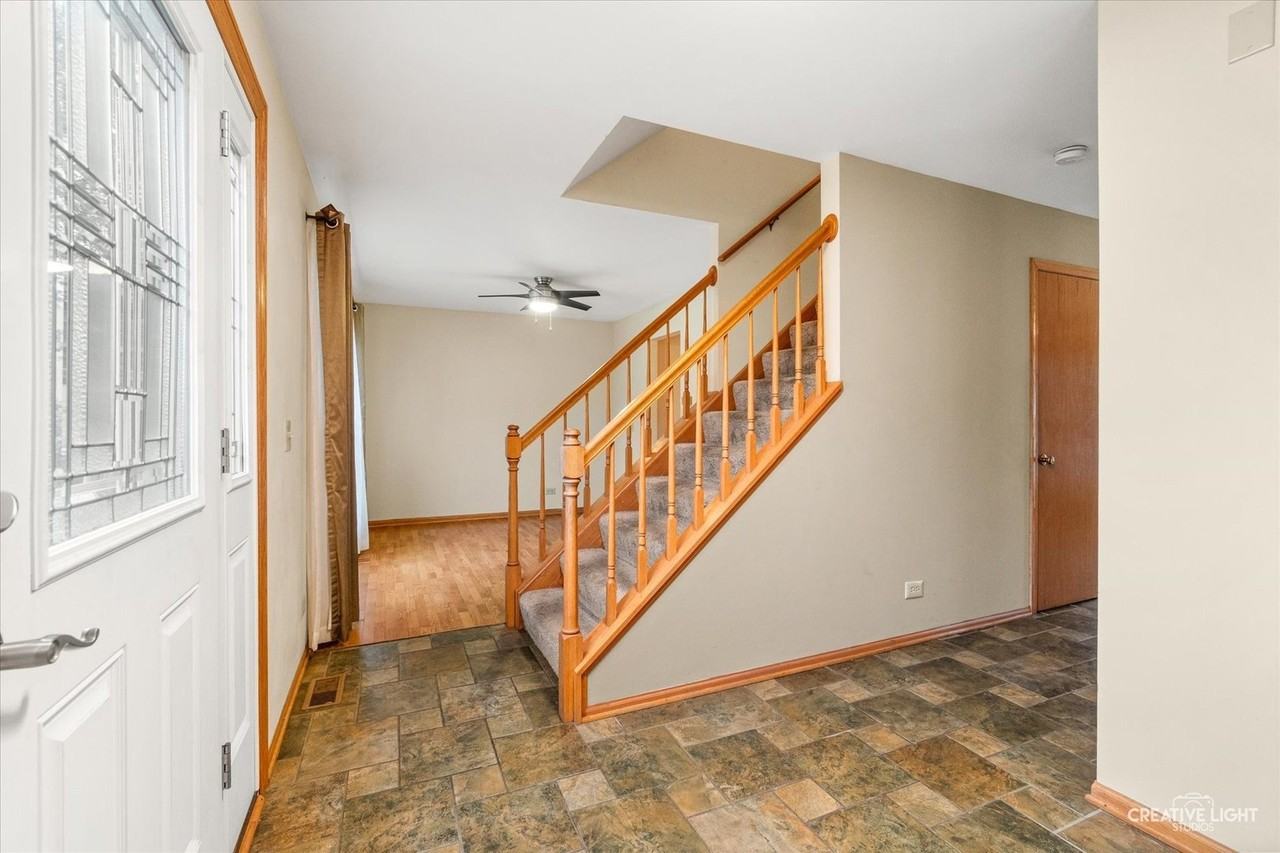 920 Fairfax Ct - Photo 2 of 27